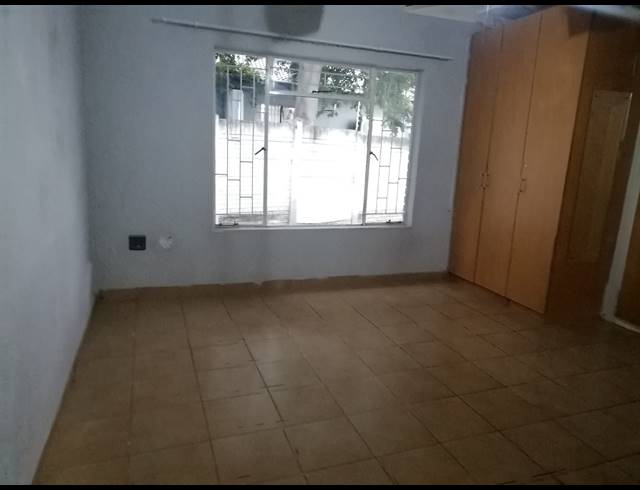 4 BEDROOM HOUSE FOR SALE IN GEELHOUTPARK